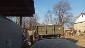 ЗИЛ 131 самосвал,разгрузка 5кубов щебня 5/20.