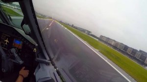 COCKPIT VIEW | London City Airport | Steep Approach