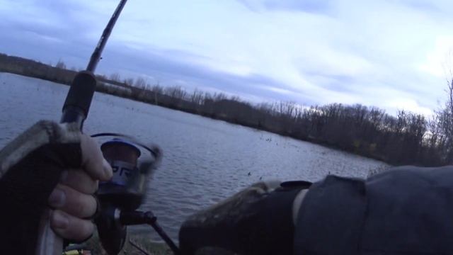 Рыбачим на флэт-фидер на платнике. смотреть онлайн