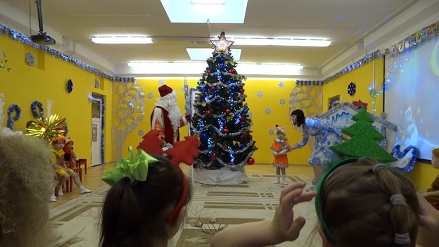 елка Вики 2021 (2) смотреть онлайн