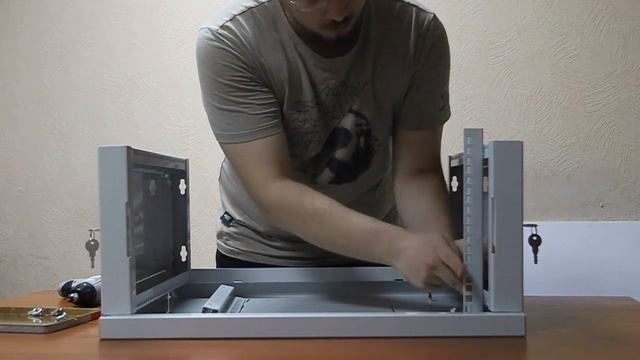 Настенный телекоммуникационный шкаф 19