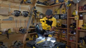 DWS727 Торцовочно-усовочная пила Распаковка обзор тестирование