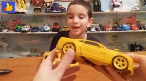 (Часть 2) Новая игрушка Бамблби и Оптимус. Распаковка трансформеров Бамблби. Bumblebee toys unboxin