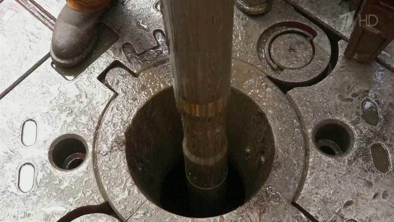 Минэнерго: добыча нефти в России может быть сокращена на 300 тысяч баррелей в сутки