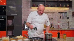 "Кухня ФУД СИТИ". Свиные ребрышки с жареной квашеной капустой