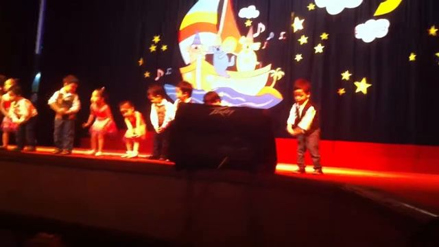 Vu dieu Zumba-Lop Beehive Red -Truong Koala House смотреть онлайн