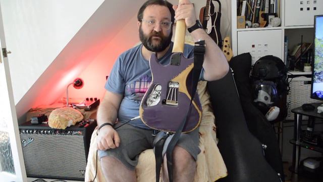 Gavin's Grotty Guitars - Squier Stagemaster V2 смотреть онлайн