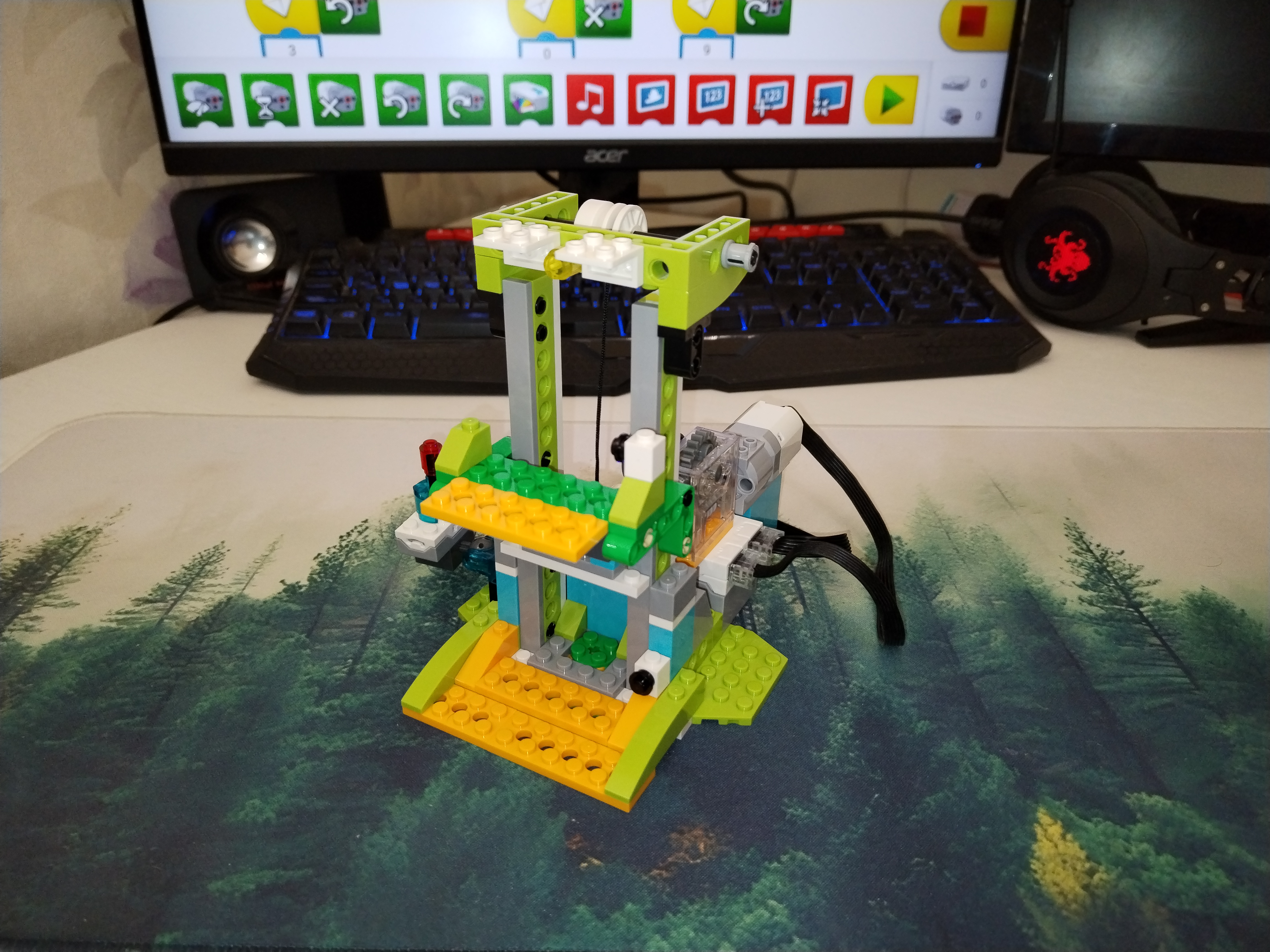 Лифт Wedo 2.0 инструкция по сборке. Education wedo 2.0 elevator tutorial.