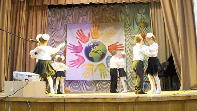 Танец "Тучи в голубом". смотреть онлайн