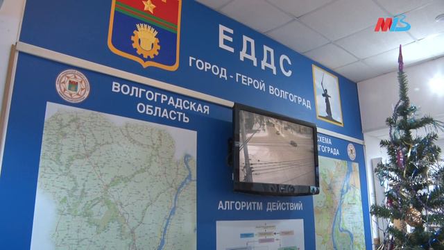 Как в Волгограде боролись с последствиями снегопада 13 января: все самое главное смотреть онлайн