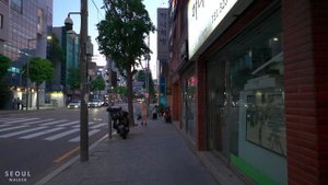 Walk on Hongdae Fashion Street on Sunday Night