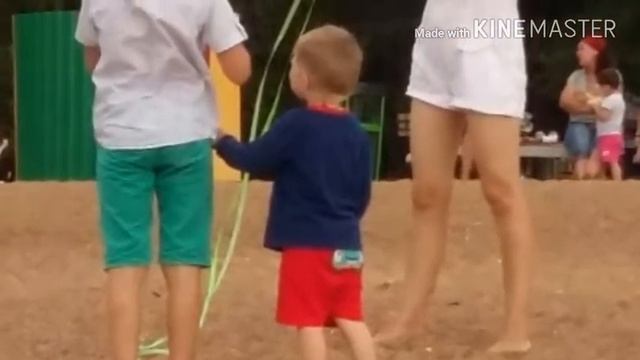 ВОЗДУШНЫЙ ЗМЕЙ своими руками. У нас растут мальчишки!!! смотреть онлайн