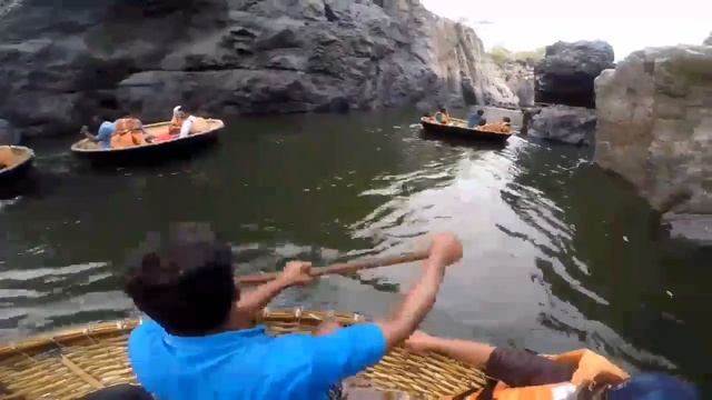 Hogenakkal Falls - Niagara of India - Tamil Nadu Tourism | Dharmapuri | Coracle ride | Adventure смотреть онлайн