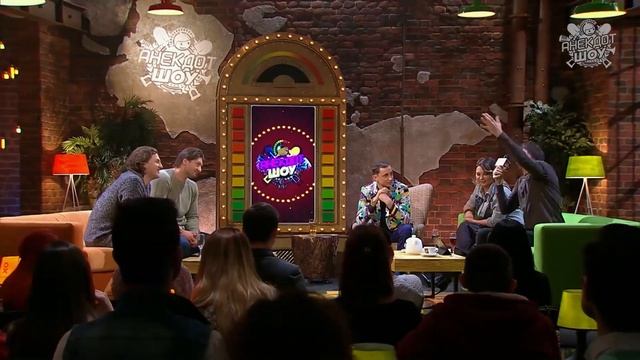 Анекдот от Дмитрия Притула про Чапаева