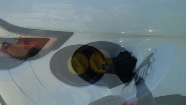 Как снять лючок бензобака Range Rover Evoque смотреть онлайн