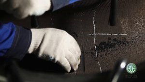 Одноэтапный ремонт боковой части грузовой шины 385/65 R 22.5 (метод горячей вулканизации)