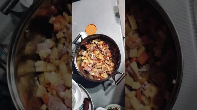 Тушёное мясо с овощами в духовке