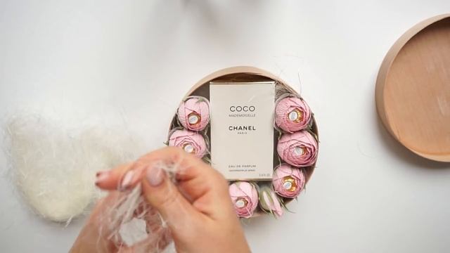 Как собрать букет в шляпной коробке I МАСТЕР КЛАСС I DIY Gift Box With Flowers - Roses смотреть онлайн