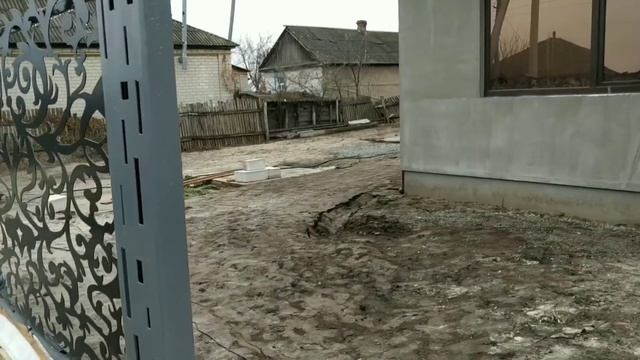 Многие просили показать наш забор, да дома уже нет-сгорел в обстреле, но воспоминания остались.
