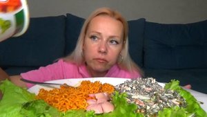 МУКБАНГ СПАГЕТТИ ОТТОГИ, МОРСКАЯ КАПУСТА С КРАБОВЫМИ ПАЛОЧКАМИ/Mukbang еда на камеру/Русский мукбан