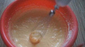 Шарлотка с яблоками на сковороде