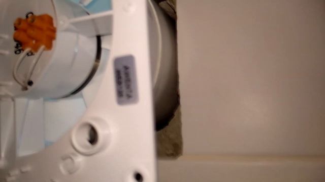 Установка вентиляции в санузле, ванной, на кухне. Монтаж вентканала и вентилятора. смотреть онлайн