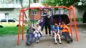 ШКОЛЬНИК УПАЛ С КОЧЕЛИ ПЕРЕЛОМ!?