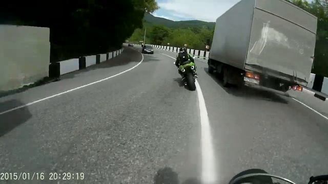 Две спорта кавы, один сузуки кафе рейсер смотреть онлайн