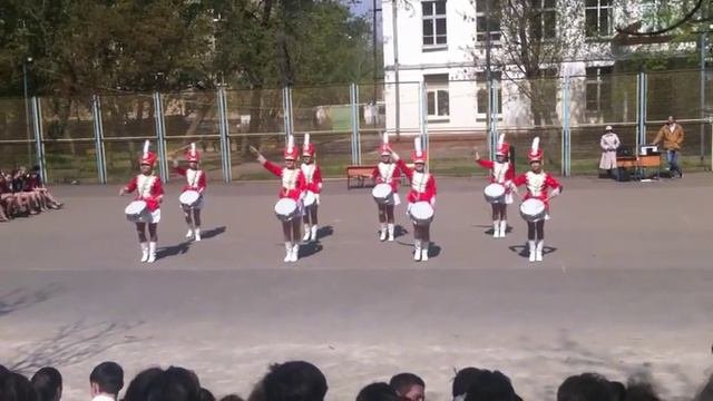 ГБОУ СОШ №1726. Выступление юных барабанщиц - Москва майская 2012