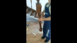 Монтаж деревянной лестницы на металлический каркас