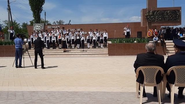 Праздник День Победы в Сулейман-Стальском районе с.Касумкент. Хор Детской музыкальной школы. смотреть онлайн