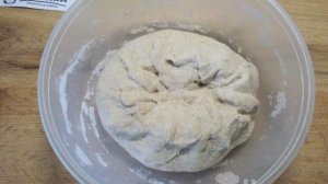 Хлеб из пшеничной и цельнозерновой муки на закваске