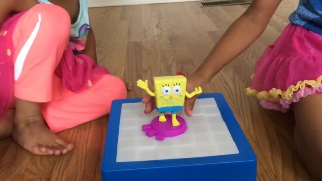 Don't Break The Ice game! Family Fun Board Game for Kids with Egg Surprise Toys смотреть онлайн