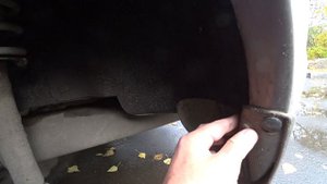LADA GRANTA FL Ставим задние увеличенные брызговики REZKON