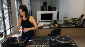 vinyl set from home - Amelie Lens