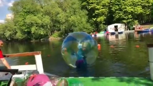 Девочка в шаре смотреть онлайн