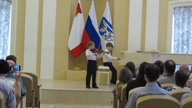 Р. Шуман "Марш" исп. Поляков Яков 7 лет (скрипка) и Поляков Вениамин 9 лет (фортепиано) смотреть онлайн