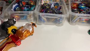 КАК ИГРАТЬ В БЕЙБЛЭЙД / КАК СОБРАТЬ ВОЛЧОК / КАКОЙ ЗАПУСКАТЕЛЬ КУПИТЬ / КАКОЙ БЕЙБЛЭЙД КУПИТЬ