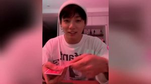 Чонгук был в эфире на Weverse 31.08.23 💜#jungkook