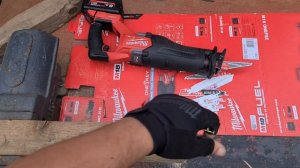 Unboxing fierastrau sabie Milwaukee M18 ONEFSZ plus test