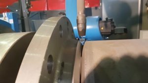Роботизированная сварка газовых труб 1/Robotic welding of gas pipes 1 (KUKA robot installation)