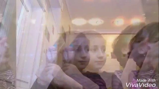 Пробуем мелки для волос и красим смотреть онлайн