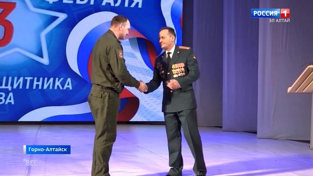 В канун Дня защитника Отечества сотрудникам МЧС вручили государственные награды смотреть онлайн