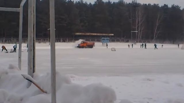 Каток с риском для жизни смотреть онлайн