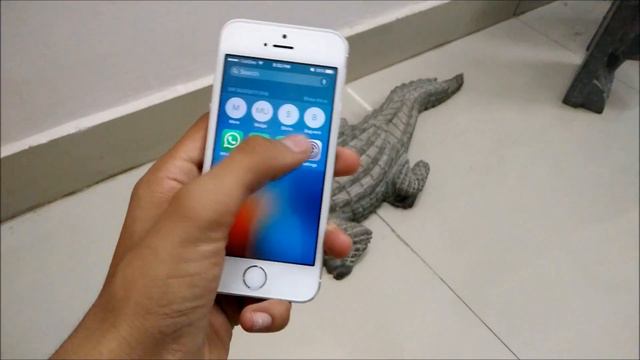 Should you buy the iPhone SE?(Indian retail UNIT ) смотреть онлайн