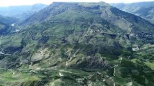 Вид с Дарада-Мурадинского плато . Гергебильский район . Дагестан