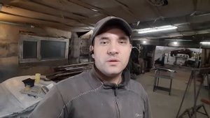 ЛАДА ГРАНТА. Дошкуриваю шпатлёвку. Наношу грунтовку и антигравий.