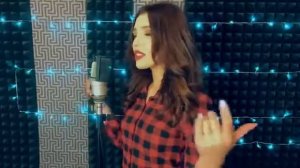 Незабудка поёт девушка