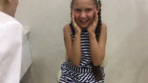 Влог: прокалывают уши больно или нет ???