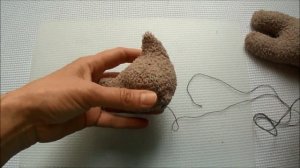 Como hacer gatito peluche hecho con calcetines. How to make stuffed animal with sock. Diy